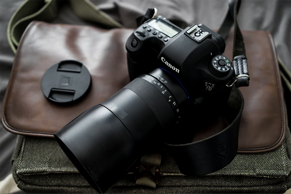 Zeiss Milvus 100mm f-2M ZF.2-ZE (Nikon F-Canon EF)